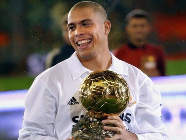 Ronaldo Nazário - TOP 10 cầu thủ xuất sắc nhất mọi thời đại