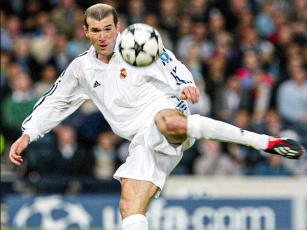 Zinedine Zidane - TOP 10 cầu thủ xuất sắc nhất mọi thời đại