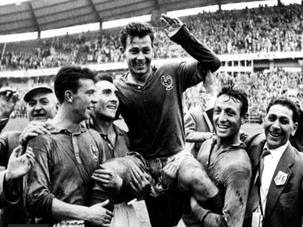 cầu thủ ghi nhiều bàn thắng nhất world cup 35