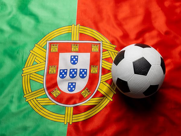 Cầu thủ vĩ đại nhất Bồ Đào Nha là ai