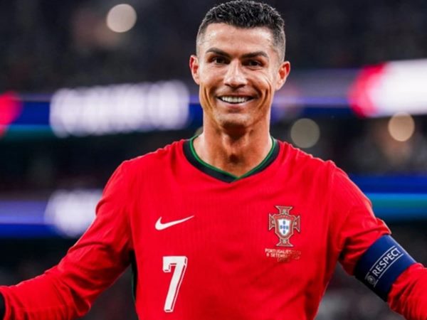 Cầu thủ vĩ đại nhất Bồ Đào Nha là ai 3
