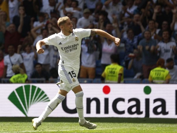 Tiền vệ trung tâm hay nhất thế giới 4