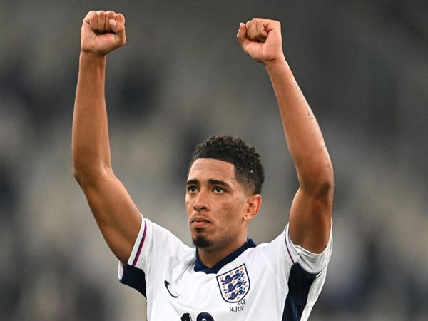 Tiền vệ trung tâm hay nhất thế giới 2