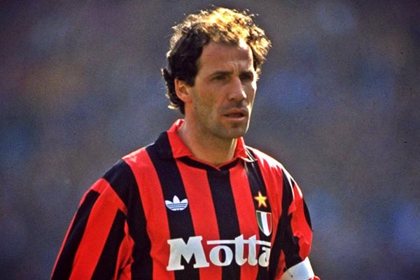 Bộ tứ bất tử hậu vệ huyền thoại AC Milan và triết lý phòng ngự 3 Bộ tứ bất tử hậu vệ huyền thoại AC Milan và triết lý phòng ngự 3