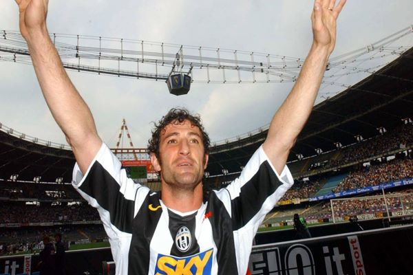 Hậu vệ huyền thoại Juventus những cột trụ thép của bóng đá Ý 7 Hậu vệ huyền thoại Juventus những cột trụ thép của bóng đá Ý 7